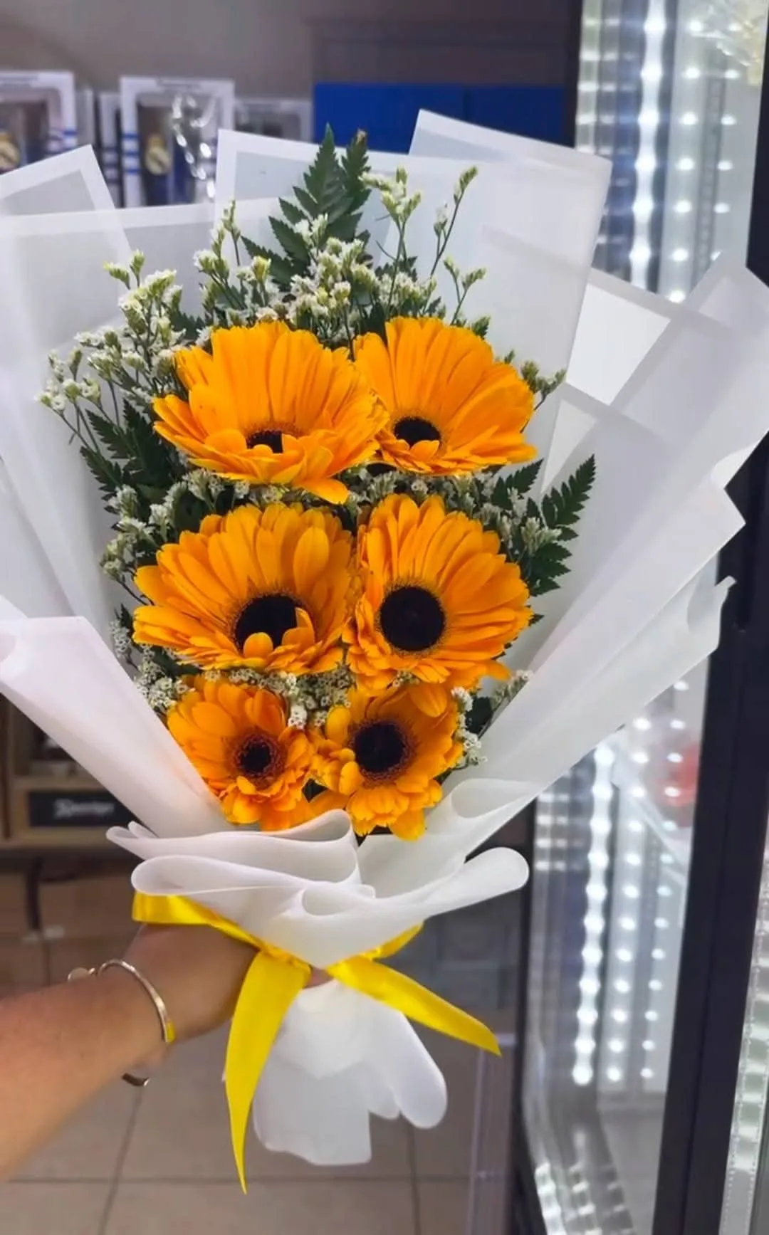 1000743724 gerberas