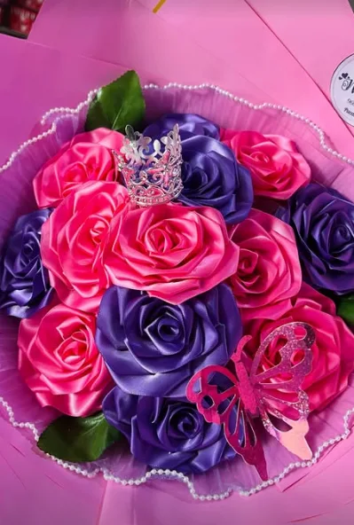 Arreglo floral con corona