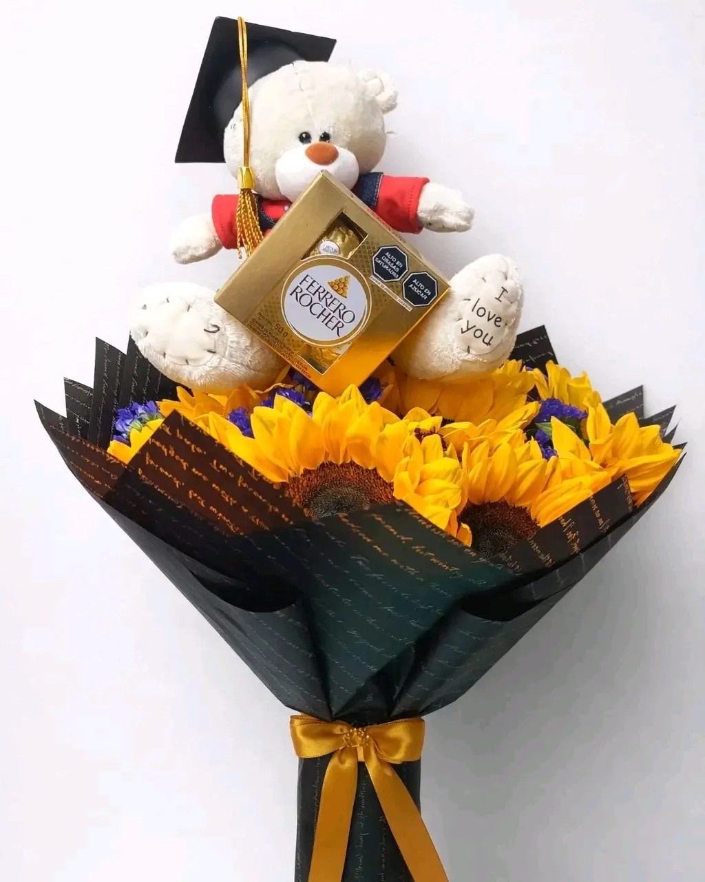 Bouquet de Girasoles con Oso de Graduacion y Chocolates